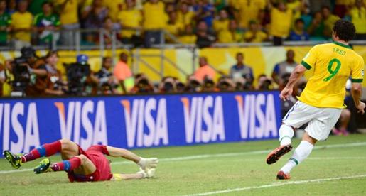 البرازيل تكتسح إيطاليا وتحقق العلامة الكاملة في مباراة الهروب من أسبانيا بكأس القارات 